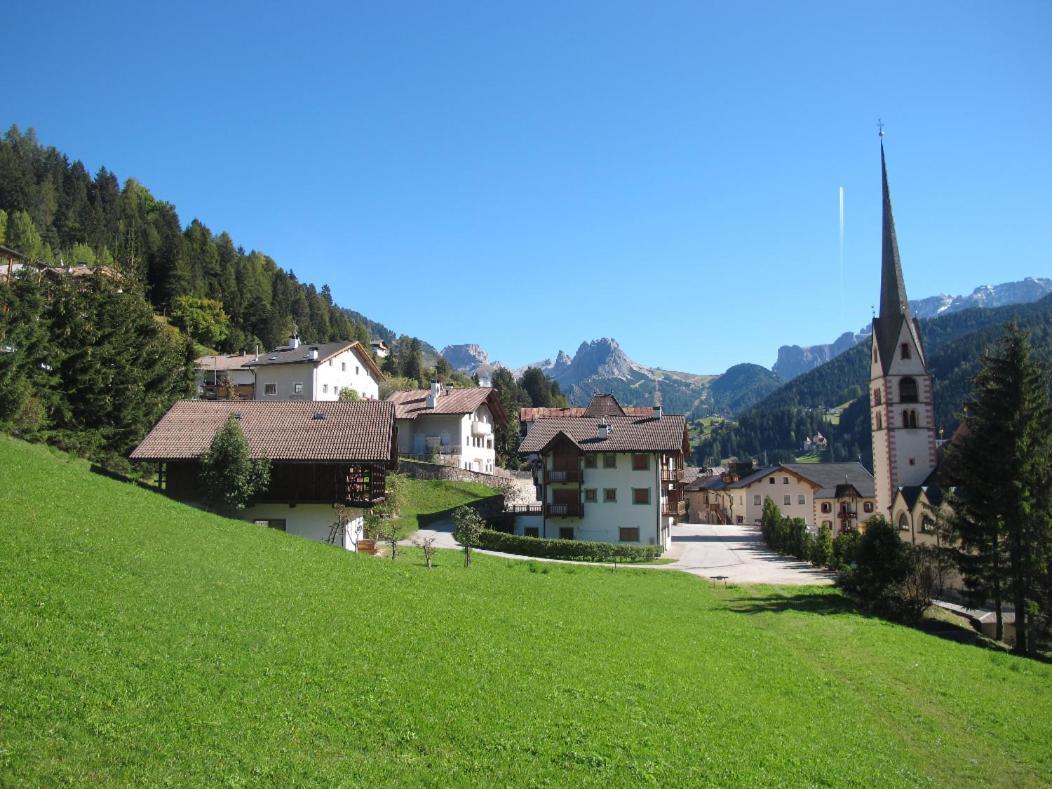 Villa Ula Verda- Apartments Marianna Santa Cristina Val Gardena Eksteriør billede